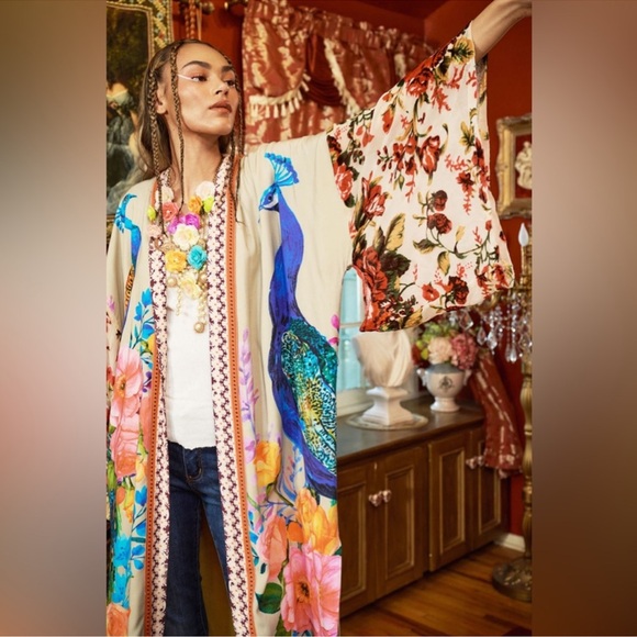 The Fantasy Kimono, Aratta, NWT, OS
Aratta
Size: OS
$210 $303 - Picture 10 of 12